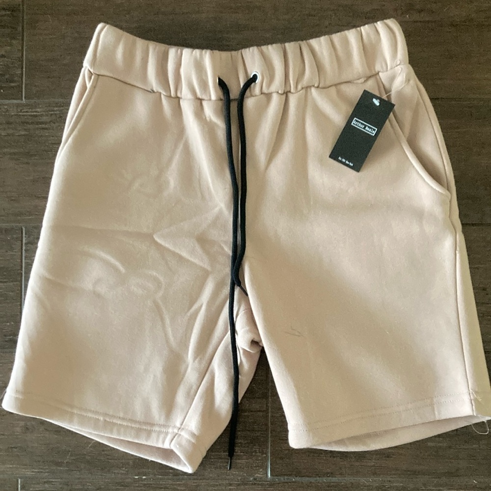 Brand New Arthur Beale Men's Tan Shorts. Men’s medium